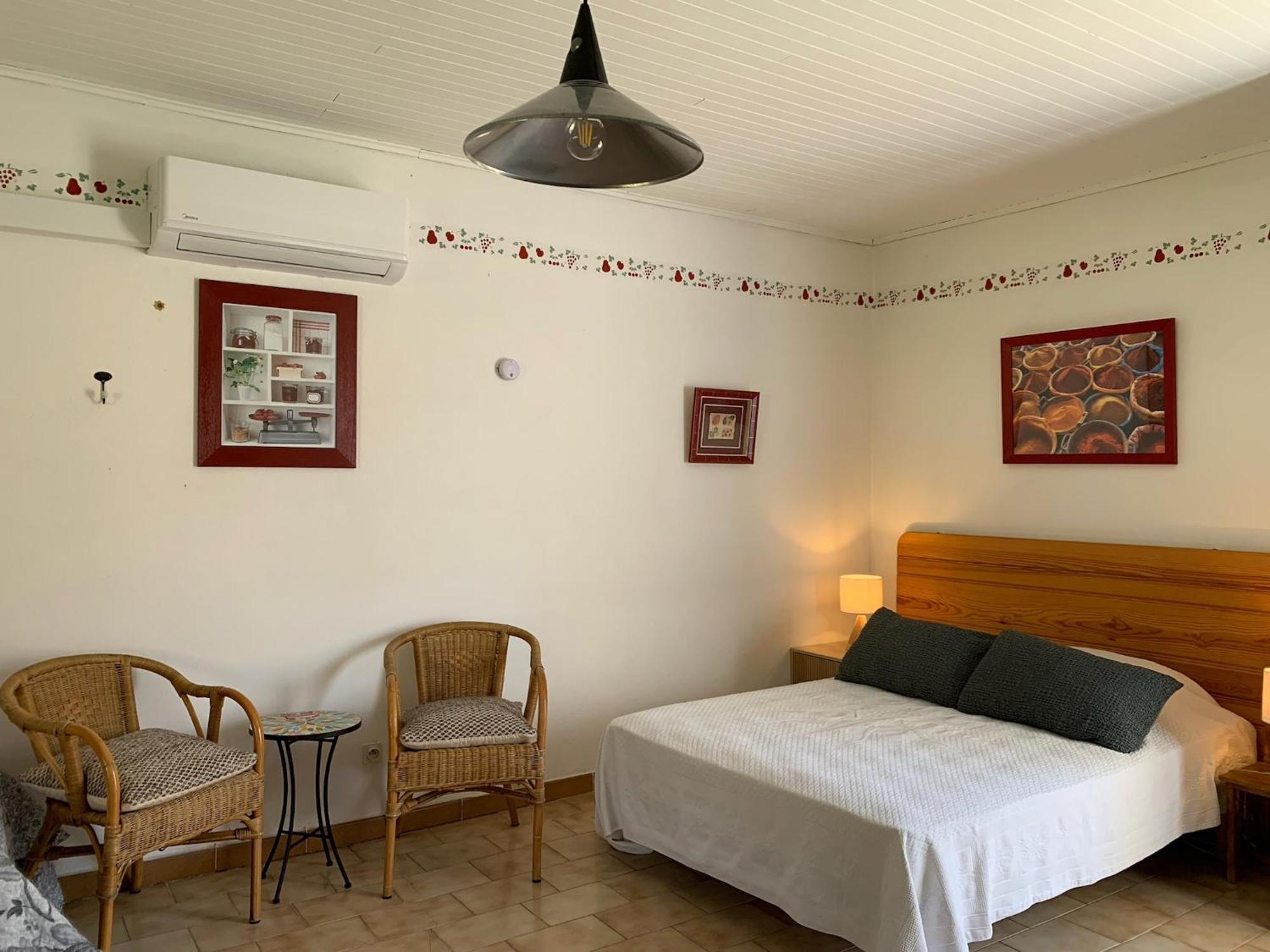 La Loge 142 Route De Carpentras 84210 Hébergement de vacances Venasque